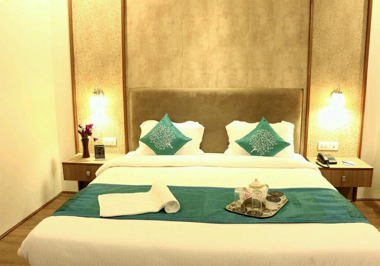 All - Fresco Hotel Calcutta  Esterno foto