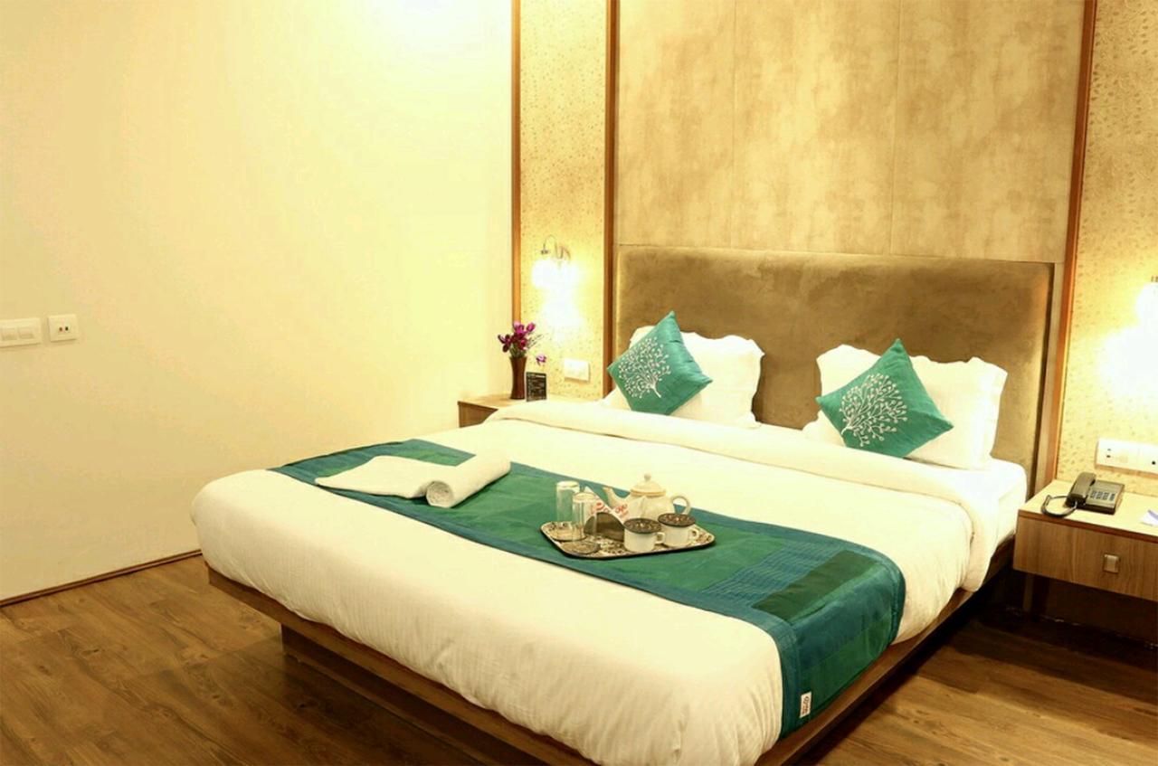 All - Fresco Hotel Calcutta  Esterno foto